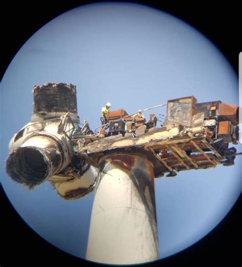 This destroyed wind turbine. : r/HumanForScale