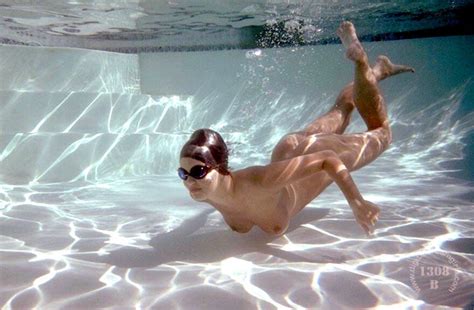 Underwater Hotties Vol E Unwtr T Porn Pic