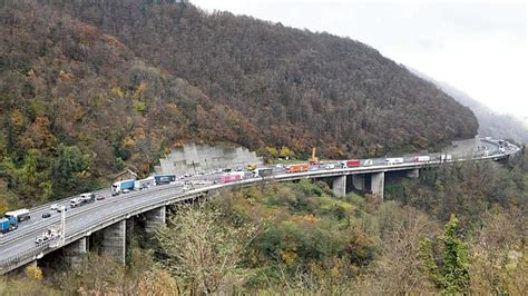 Autostrade Maxi Tamponamento Sulla Tra Masone E Ovada Sulla A In