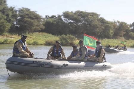 La Marine Nationale Effectue Des Patrouilles Conjointes Avec La Marine