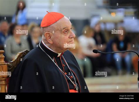 Recita Del Santo Rosario Immagini E Fotografie Stock Ad Alta