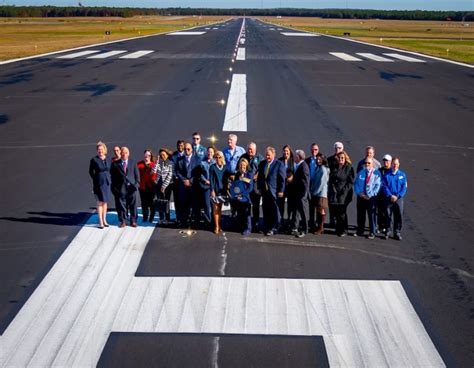 Islip unveils $16M runway renovations at MacArthur Airport - Greater ...