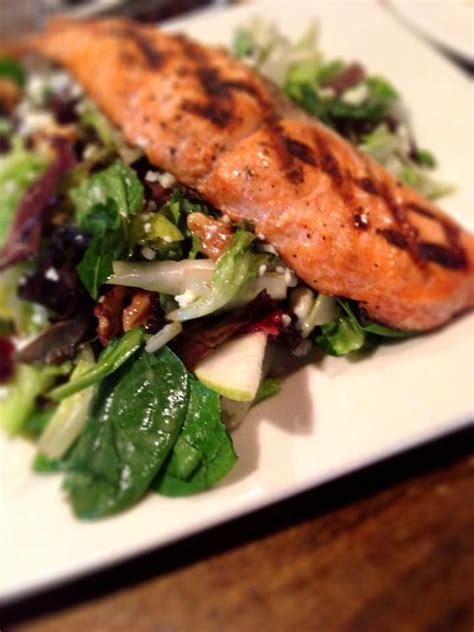 Craisin Walnut Salad With King Salmon Walnut Salad Food Craisins