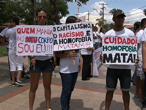G Amigos E Familiares Protestam Contra Morte De Casal Gay Em Cama Ari Ba Not Cias Em Bahia