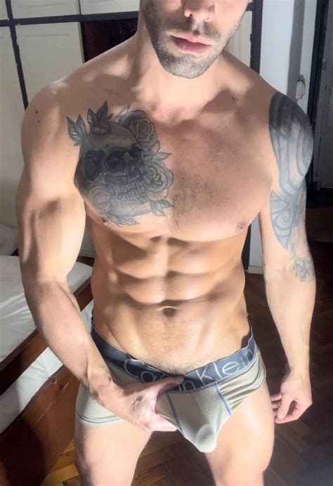 Bulge Nudes Hotguyswithtattoos NUDE PICS ORG