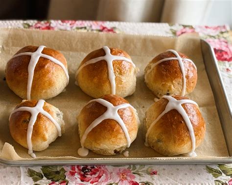 Hot Cross Buns Small Batch The English Kitchen