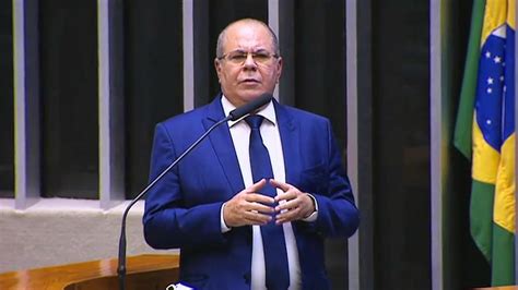 Flávio Dino alega não ter dinheiro para consertar helicóptero da