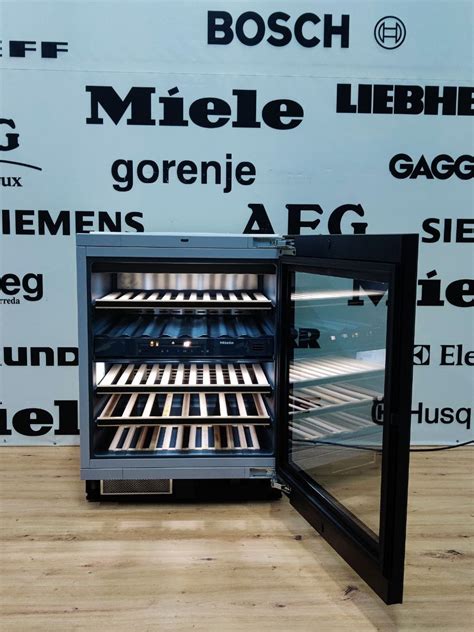 Miele™ KWT 6322UG. Встраиваемый под столешницу винный холодильник 2022: ...
