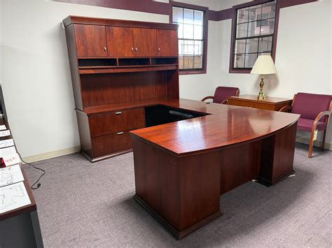 Used Desks – Budget Office Furniture of the Tri-Cities Inc.