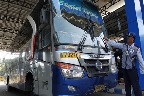 Ramp Check Dishub Jatim Pastikan Armada Bus Laik Jalan SINDO Jatim