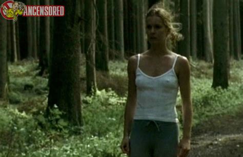 Naked Lisa Martinek In Der Mann Von Nebenan