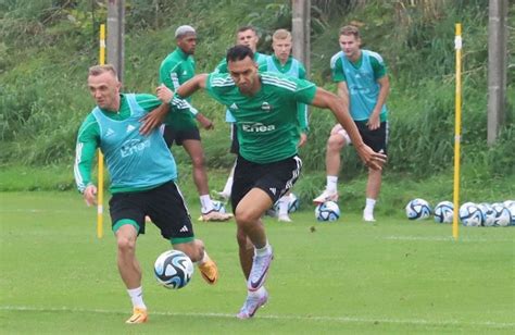 Deszczowy trening Radomiaka Radom We wtorkowych zajęciach zabrakło