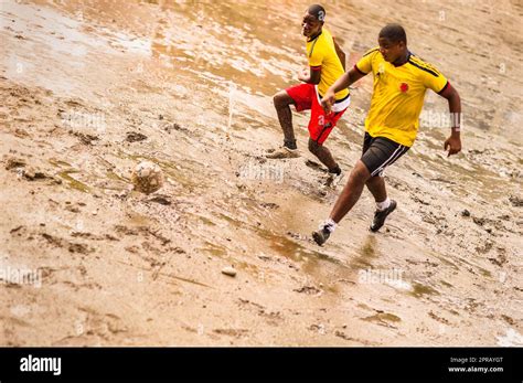 Soccer Training On Muddy Pitch Hi Res Stock Photography And Images Alamy