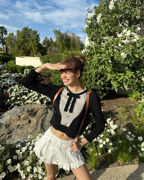 Cute Hot Pics Of Lisa Manoban From Blackpink Know About Her