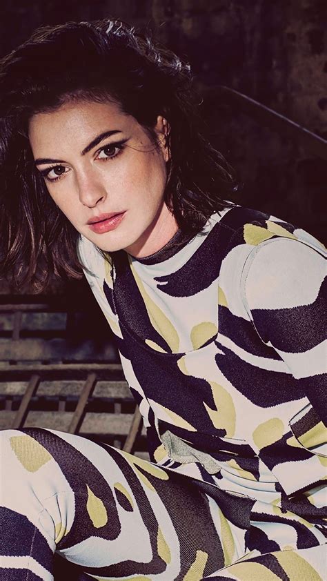 Anne Hathaway Brunette HD Rare Gallery HD Wallpapers