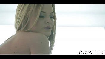 Solo Babe Fingers Her Precious Hole XNXX