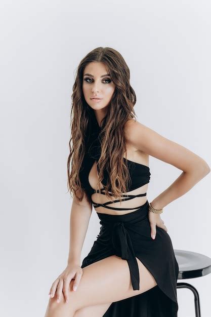 Premium Photo Sexy Beautiful Woman Brunette Tanned Skin Makeup Cosmetic Fashion Clothes Summer