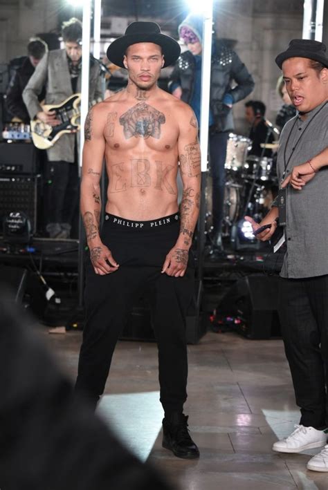 Remember The Hot Felon He S A Runway Model Now