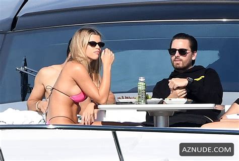 Sofia Richie Shows Off Her Voluptuous Curves In A Hot Pink Bikini As She Takes A Ride On A Yacht