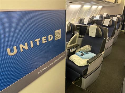 Review: United Airlines 757-200 Business Class - Live and Let's Fly