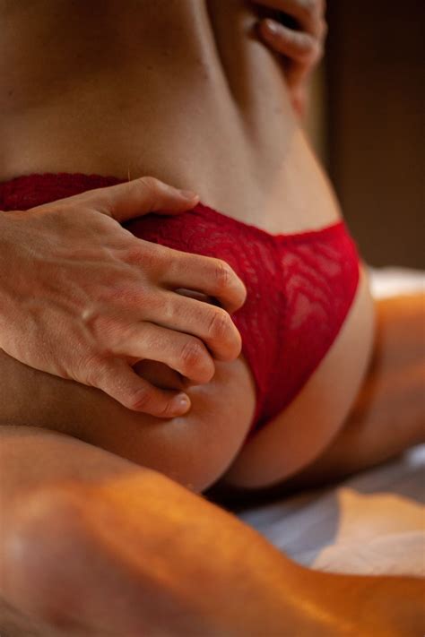 Les Hommes et la lingerie féminine Le Mag by Romantica Lingerie