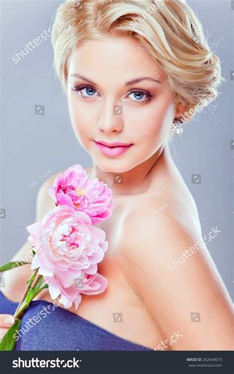 Portrait Very Beautiful Sexy Sensual Blonde Stock Photo 252649015 Shutterstock