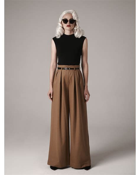 Брюки "Marlene" из шерсти с шелком ⠀ Завышенная талия с широкими ...
