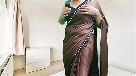 Married Glamour Women Orange Saree Standing Position Romance Hairy Hairy Porn Xhamster