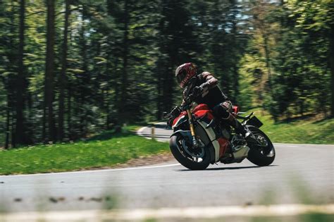 Hyper Naked Bike Vergleich Ducati Streetfighter V S