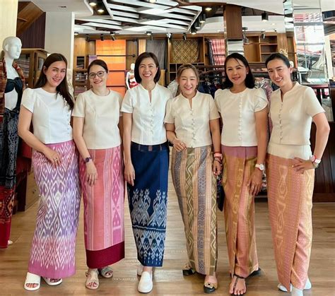 Lisas Phenomenal Traditional Thai Sarong Attire Becomes Trendy