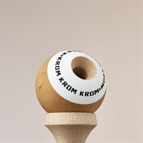 Krom Kendama Pop Rubber Naked Wheelson Ch