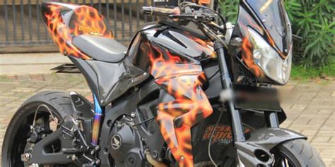 Menyulap Moge Sport Fairing Jadi Brutale Naked Berita Otosia
