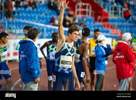 1500 Meters Running Hi Res Stock Photography And Images Alamy