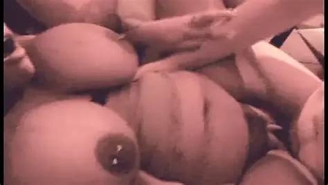 Italienische milf artemisia liebt heiße solo masturbationssession feuchte muschi in nahaufnahme