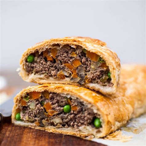 Steps to Prepare Recipes For Minced Beef And Puff Pastry