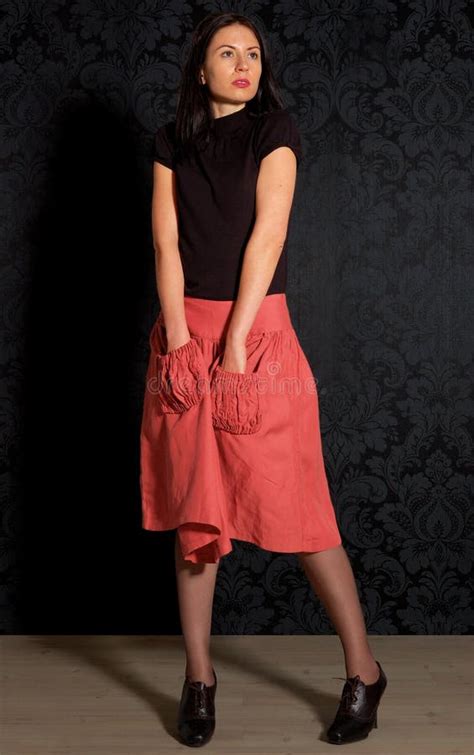 Ritratto Di Un Brunette Invecchiato Centrale Allegro Sveglio Fotografia Stock Immagine Di