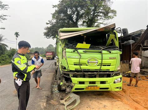 Ada Truk Angkutan Batu Bara Beroperasi Di Provinsi Jambi Dan