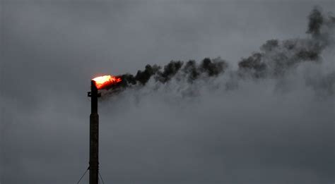 La tormenta Harvey golpea el suministro de combustible a América Latina y advierten que podría