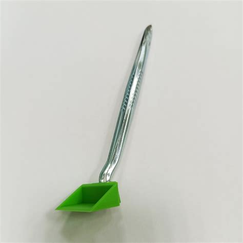 Совочек для уборки в муравьиной ферме