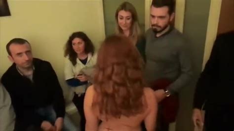 ΓΥΜΝΟ ΓΕΥΜΑ ΘΕΑΤΡΟ ΦΛΕΜΙΓΚ KULTUROSUPA GR Nude Video on YouTube nudeleted