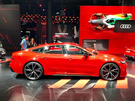 The 2020 Audi Rs7 Sportback Mixes Performance With Fastback Styling Cnet
