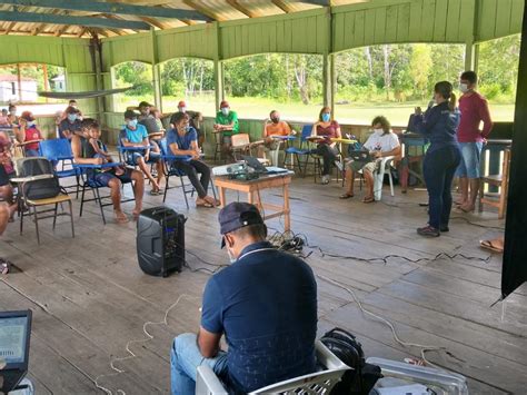 Idam e Instituto Mamirauá reúnem pescadores de Maraã e Uarini para