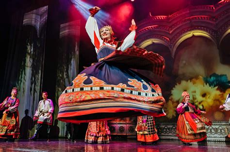 "Этническая коллекция" концертные костюмы Надежды Бабкиной и Русской ...