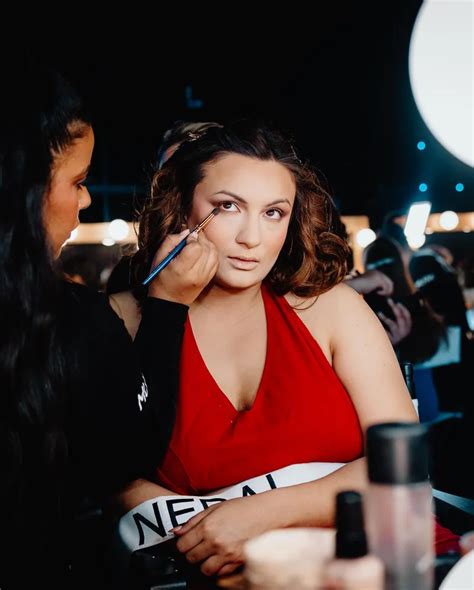 Phần trình diễn bikini nóng bỏng của nàng hậu ngoại cỡ tại Miss Universe 2023 Báo Giáo dục