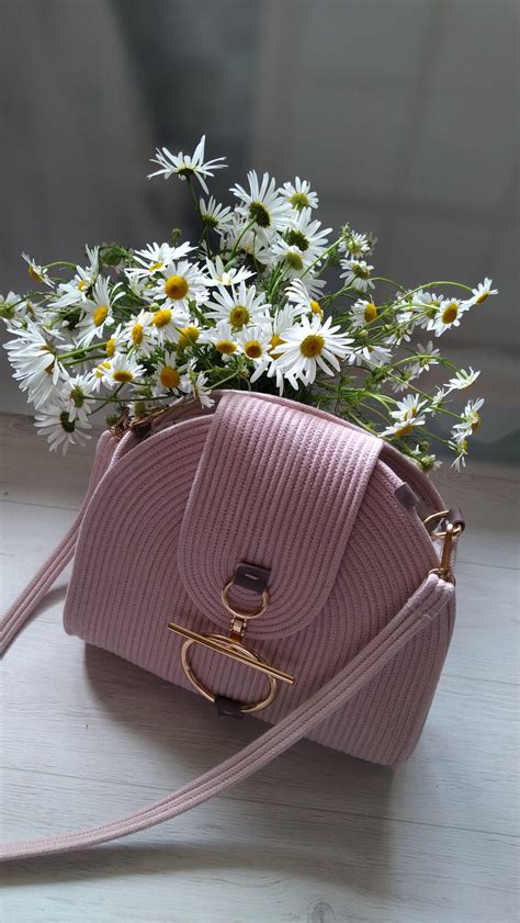 Сумка саквояж из хлопкового шнура | Выкройки сумок, Вязанная крючком ...