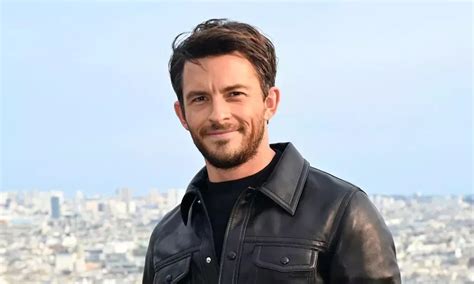 Jonathan Bailey Dice Que Amenazaron Su Vida Por Ser Gay Durante Un Viaje A Washington Dc