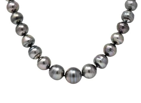 Mikimoto Contemporary Black Tahitian South Sea Pearl 18 Karat Gold