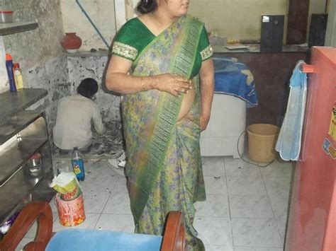 Mature Indian Aunty Posing Nude Kitchen Indian Sex Photos
