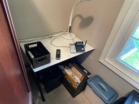 Lot Small Office Table