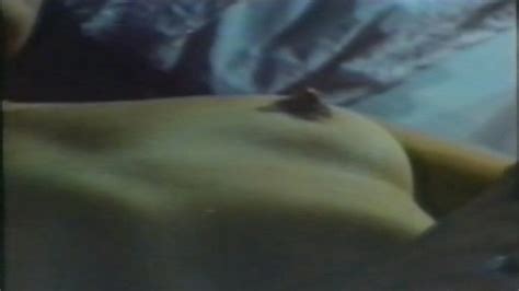 Naked Pilar Velázquez in Ragazza tutta nuda assassinata nel parco